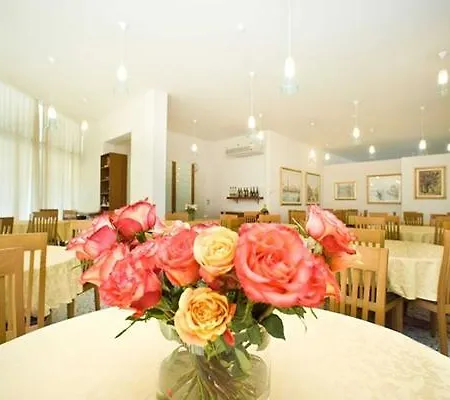 Colonna Τζεσόλο Λίντο